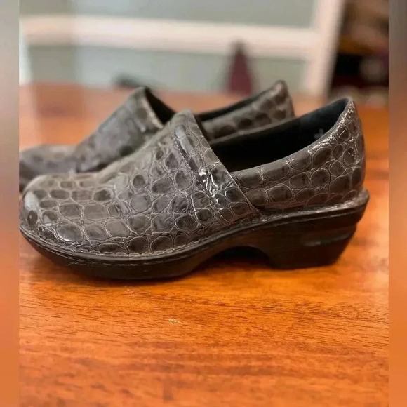 BOC Born Womens comfort crocodile reptile slip on size 9 - Picture 1 of 6